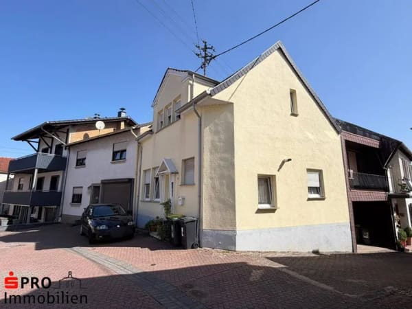 Immobilie in Püttlingen - Einfamilienhaus in zentraler Lage von Püttlingen! - Bild 1