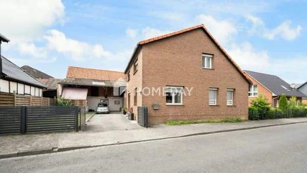 Immobilie in Ehra-Lessien - Tradition trifft Wohnkomfort: Großzügiges Familienhaus mit Einliegerwohnung und Scheune - Bild 0