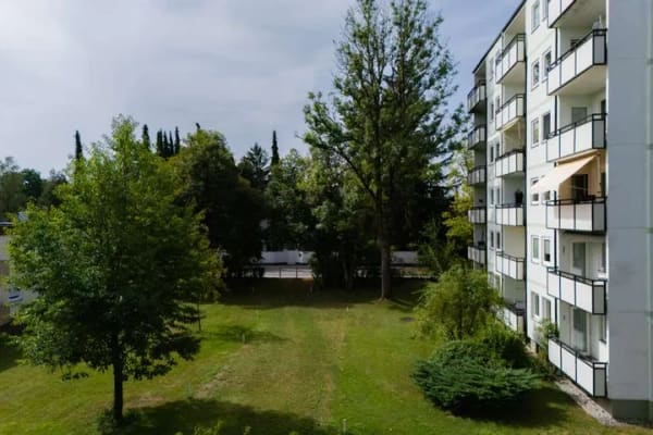 Immobilie in Grünwald - Wohnen in Grünwald – gut geschnittene 3-Zimmer-Wohnung mit Balkon, Garage und Hobbyraum - Bild 4