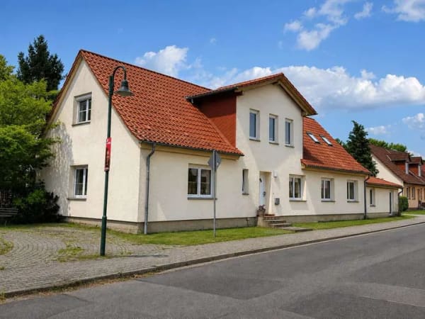 Immobilie in Gardelegen - Gepflegtes Ein- bis Zweifamilienhaus mit großzügiger Wohnfläche und zusätzlichem Nutzungspotenzial - Bild 0