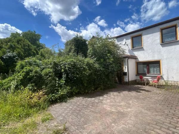 Immobilie in Grimma - Großzügiges EFH mit 1.176 m² Grundstück, Scheune, Garage und Sanierungspotenzial - Bild 3