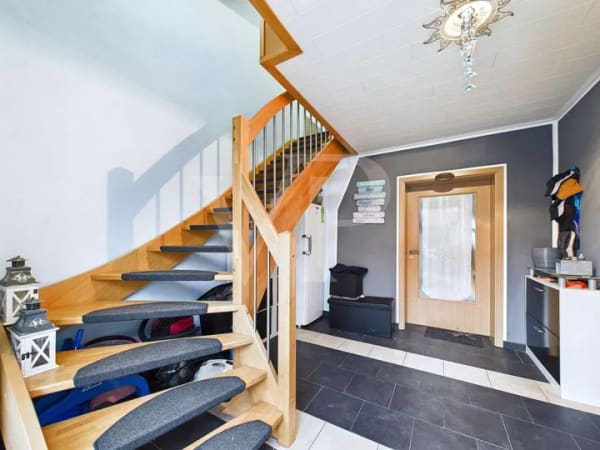 Immobilie in Rechtsupweg - Wohnen, vermieten, genießen – vielseitige Immobilie mit Pool, Sauna und drei Wohneinheiten - Bild 2