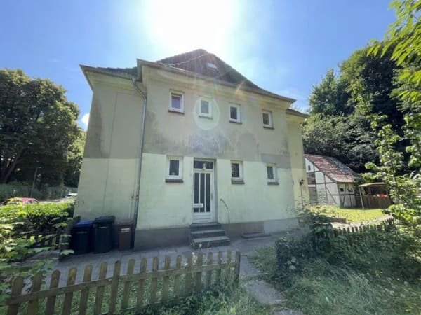 Immobilie in Kiel - Sanierungsbedürftiges teilvermietetes Zweifamilienhaus mit zwei Wohneinheiten in ruhiger Lage! - Bild 3