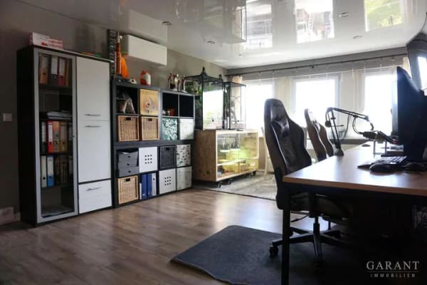 Immobilie in Mötzingen - Dachgeschoss-Wohnung mit viel Platz, Ruhe und besonderen Extras in Mötzingen - Bild 2