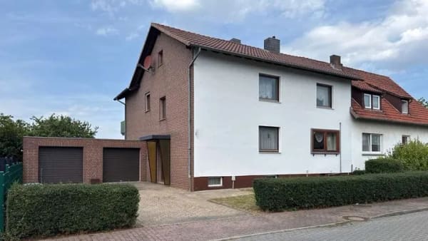 Immobilie in Lindhorst - Geräumige Doppelhaushälfte - großer Garten - Bild 0
