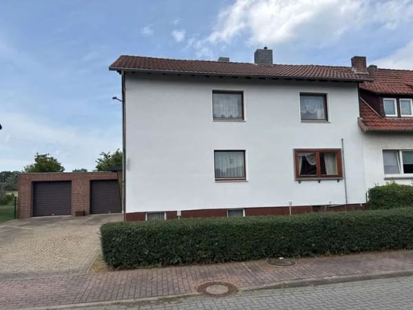 Immobilie in Lindhorst - Geräumige Doppelhaushälfte - großer Garten - Bild 1