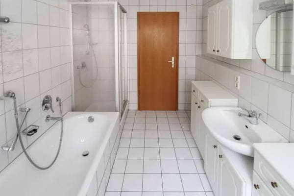 Immobilie in Veringenstadt - Platz für Ihre Ideen: Großzügige 3-Zimmer-Wohnung inkl. Garage zum Selbstgestalten - Bild 4