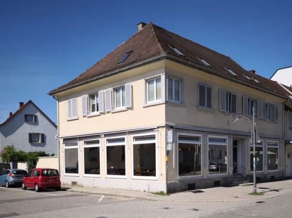 Immobilie in Stutensee - Vielseitiges Wohn- und Geschäftshaus Ensemble in zentraler Lage von Stutensee-Blankenloch - Bild 0