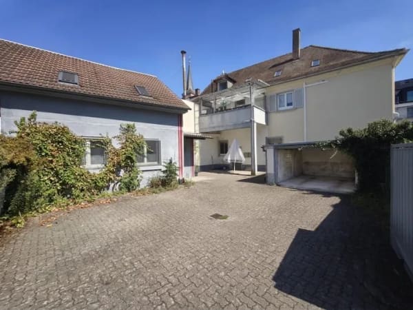 Immobilie in Stutensee - Vielseitiges Wohn- und Geschäftshaus Ensemble in zentraler Lage von Stutensee-Blankenloch - Bild 1