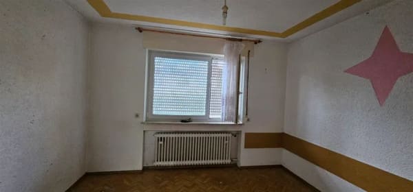 Immobilie in Steinheim am Albuch - Zweifamilienhaus in ländlich-ruhiger Wohnlage mit schönem Eckgrundstück - Bild 3