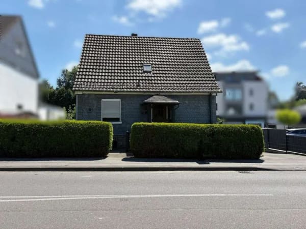 Immobilie in Lindlar - Zentral gelegenes Wohnhaus im Herzen von Lindlar - Bild 0