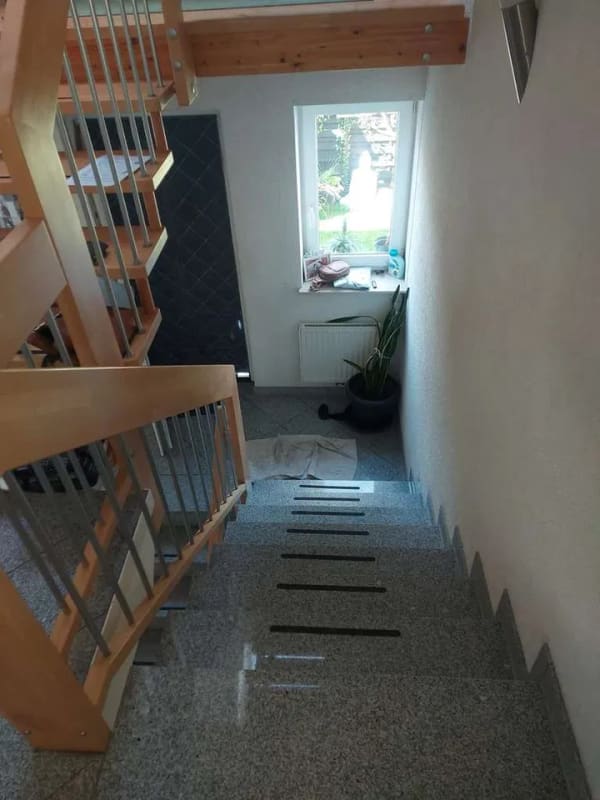 Immobilie in Erligheim - Ihr Wohntraum in Erligheim: Großzügiges EFH mit Einliegerwohnung, Gartenidylle & Garage - Bild 2