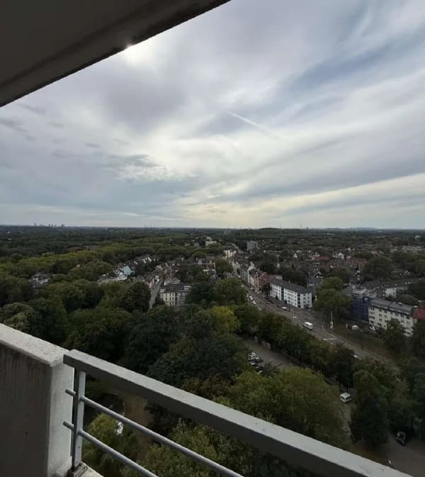 Immobilie in Gelsenkirchen - Kleines Raumwunder - riesiger Ausblick! Moderne Mikro-ETW mit Balkon - ab sofort frei! - Bild 0
