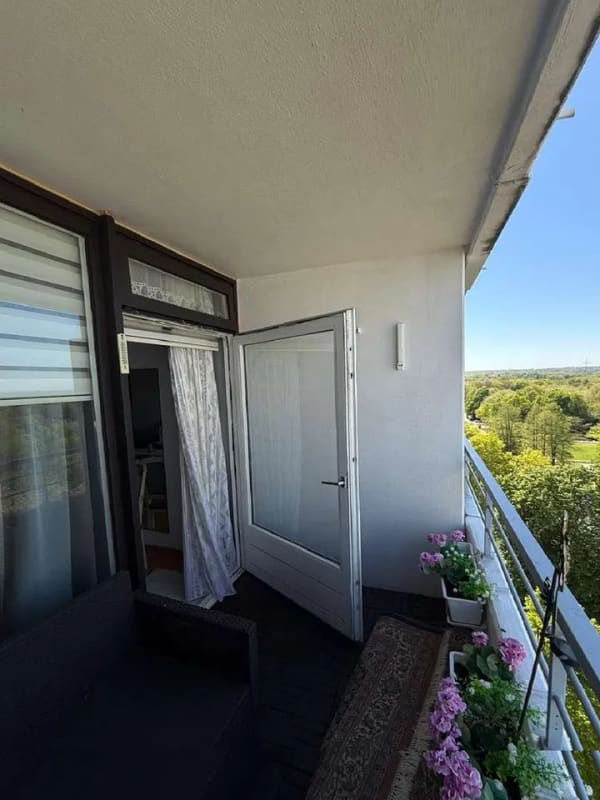Immobilie in Gelsenkirchen - Kleines Raumwunder - riesiger Ausblick! Moderne Mikro-ETW mit Balkon - ab sofort frei! - Bild 1
