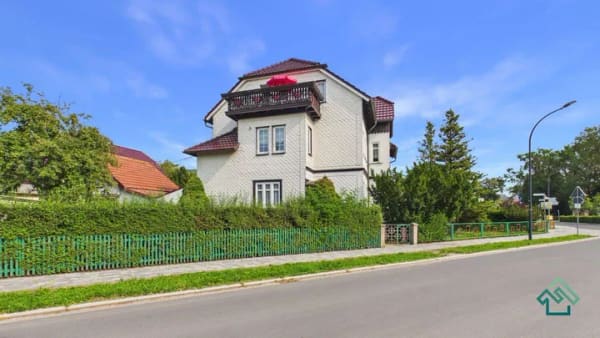 Immobilie in Plaue - Charmantes Mehrfamilienhaus mit Geschichte - großes Entwicklungspotenzial im Herzen des Thüringer Waldes - Bild 1