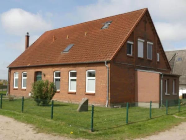 Immobilie in Neukloster - großes solides Wohnhaus mit 3 Wohneinheiten in Neukloster / Perniek - Bild 0