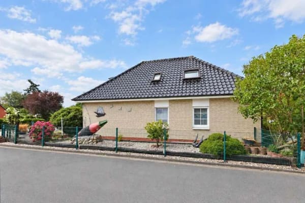 Immobilie in Wangerland - TT: Viel Platz, viele Möglichkeiten – großzügiges Wohnhaus in ruhiger Lage von Hooksiel! - Bild 2