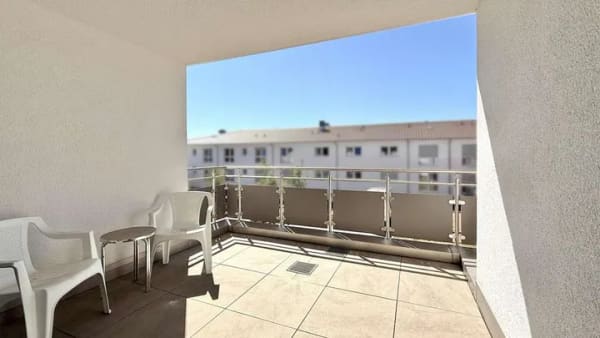 Immobilie in Göggingen - Wohnkomfort ohne Barrieren: Neuwertige Etagenwohnung mit Balkon  - Bild 2