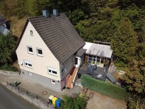Immobilie in Bad Endbach - Bezahlbares Einfamilienhaus im Wommelshausen - Bild 1