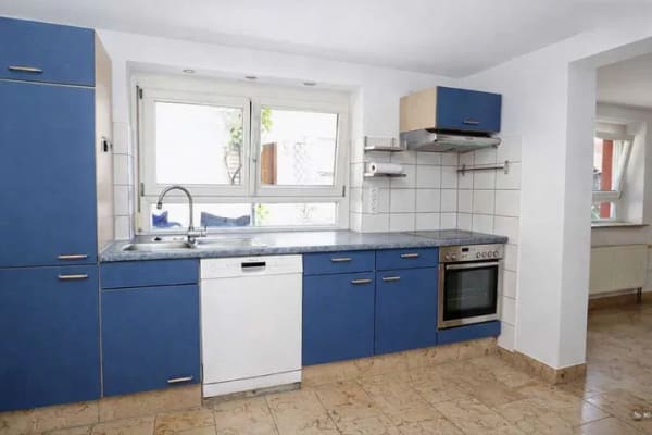Immobilie in Herrenberg - Ein Haus, zwei Welten – zwei autarke Wohneinheiten mit vielfältiger Nutzung - Bild 3