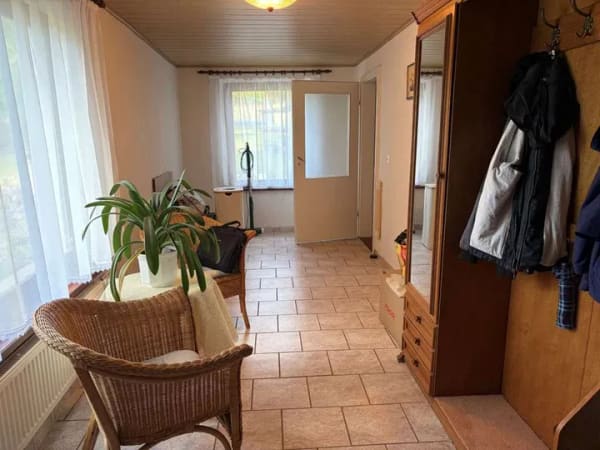 Immobilie in Sondershausen - Einfamilienhaus auf einem 3.748 m² großem Grundstück und viel Platz im Haus und Nebengebäuden - Bild 3