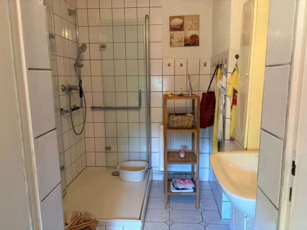 Immobilie in Sondershausen - Einfamilienhaus auf einem 3.748 m² großem Grundstück und viel Platz im Haus und Nebengebäuden - Bild 4