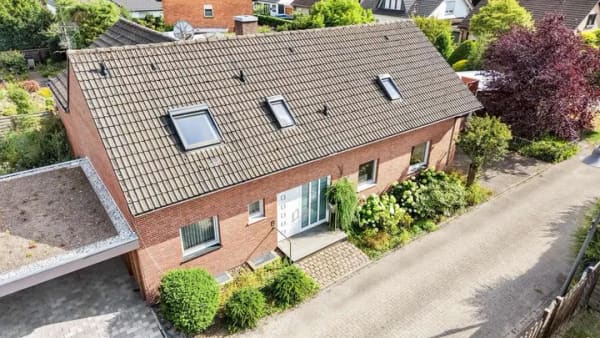 Immobilie in Harsewinkel - Großzügiges Einfamilienhaus mit Einliegerwohnung, Doppelgarage und weitläufiger Dachterrasse! - Bild 0