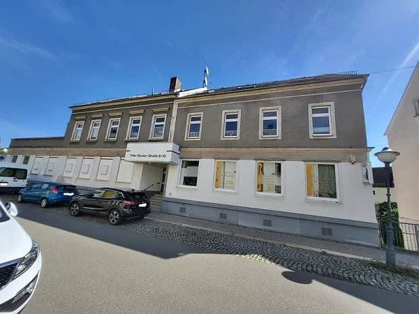 Immobilie in Netzschkau - Wohn-/Geschäftshaus mit 4 Garagen zu verkaufen - Bild 0