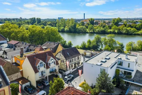 Immobilie in Kelsterbach - ZUHAUSE AM WASSER – Historisches Wohnhaus mit 195 m² Wfl. direkt am Main - Bild 0
