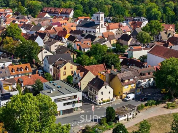 Immobilie in Kelsterbach - ZUHAUSE AM WASSER – Historisches Wohnhaus mit 195 m² Wfl. direkt am Main - Bild 2