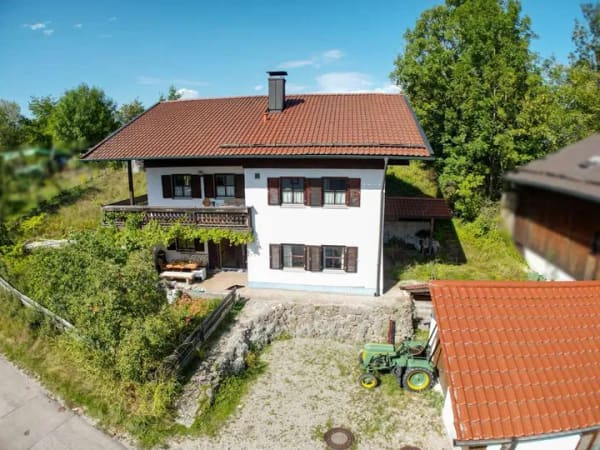 Immobilie in Feldkirchen-Westerham - Landhaus mit Erdwärmeheizung, 260 m², 751 m² Grundstück - Bild 0