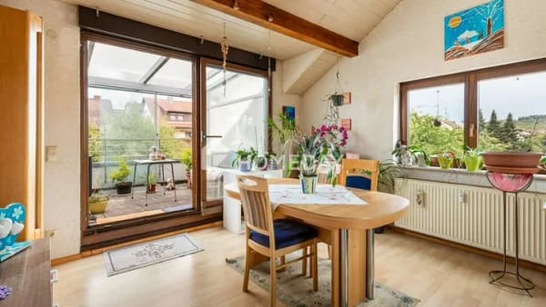 Immobilie in Kraichtal - Gemütlich über den Dächern: 92 m² DG-Wohnung mit Wintergarten & Kamin - Bild 0