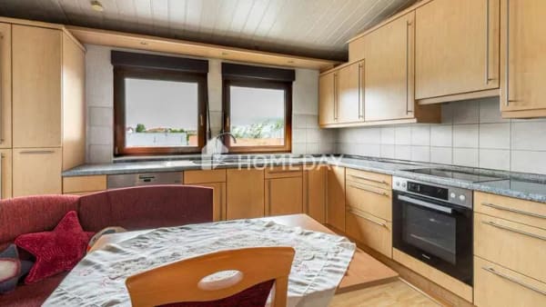 Immobilie in Kraichtal - Gemütlich über den Dächern: 92 m² DG-Wohnung mit Wintergarten & Kamin - Bild 3