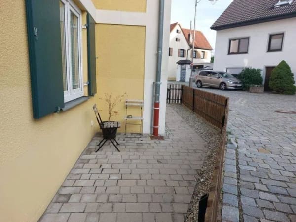 Immobilie in Windsbach - Mehrfamilienhaus mit 4 Wohneinheiten und einem Carport …und das mitten in Windsbach - Bild 2