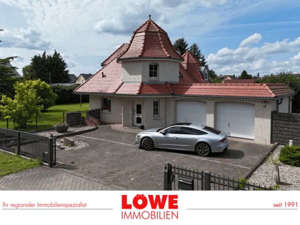 Immobilie in Ketzin/Havel - Einfamilienhaus in unmittelbarer Wassernähe mit einzigartiger Türmchen-Architektur! - Bild 0