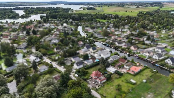 Immobilie in Ketzin/Havel - Einfamilienhaus in unmittelbarer Wassernähe mit einzigartiger Türmchen-Architektur! - Bild 2