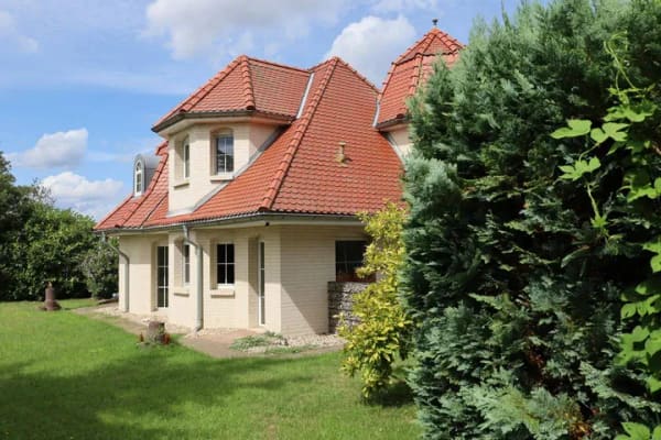 Immobilie in Ketzin/Havel - Einfamilienhaus in unmittelbarer Wassernähe mit einzigartiger Türmchen-Architektur! - Bild 4