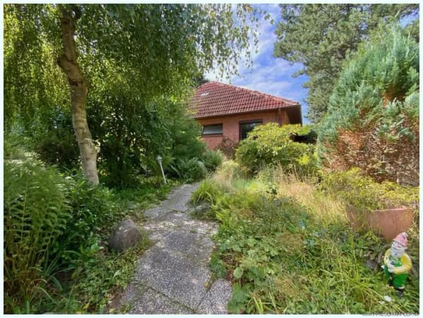 Immobilie in Mildstedt - BUNGALOW MIT POTENTIAL: Ruhig Wohnen mit Südgarten in versteckter Lage wenige Minuten zur Stadt ! - Bild 1