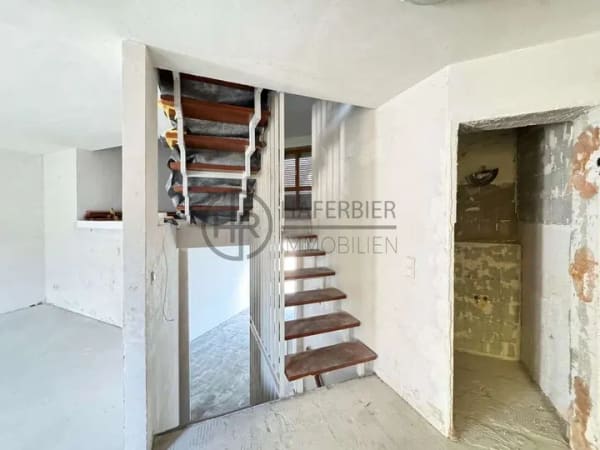 Immobilie in Oberstenfeld - PROJEKT MIT POTENZIAL | Split-Level-Haus in Oberstenfeld – Verkauf gegen Gebot - Bild 3