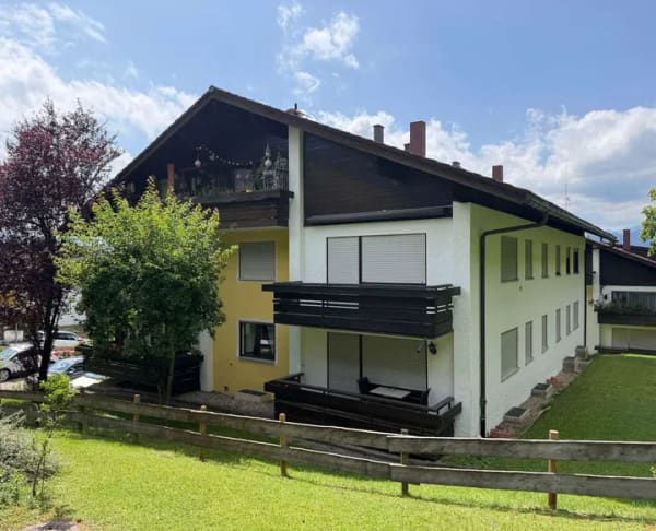 Immobilie in Sonthofen - Kapitalanlage: gemütliche 2-Zimmer-Dachgeschosswohnung in begehrter Ortsrandlage von Sonthofen - Bild 0