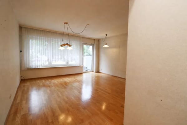 Immobilie in Baiersdorf - Charmantes Reiheneckhaus mit Garten und Potenzial - Bild 1