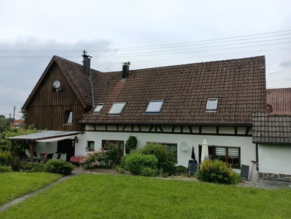 Immobilie in Jagstzell - Mehrfamilienhaus / 4 Wohnungen im Grünen / großer Garten / Teich / naturnahes Wohnen - Bild 0