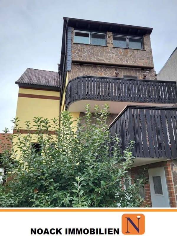 Immobilie in Wölfersheim - Charmantes Einfamilienhaus mit Terrasse mit Garage, Carport, Terrasse, Balkon und Wintergarten - Bild 0