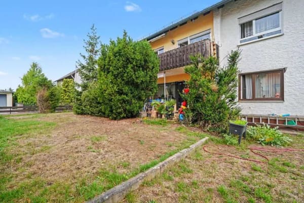 Immobilie in Hausen - Ideal für Mehrgenerationenwohnen – Vermietetes Zweifamilienhaus mit viel Platz in Hausen - Bild 1
