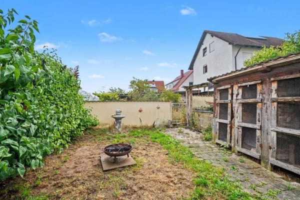 Immobilie in Hausen - Ideal für Mehrgenerationenwohnen – Vermietetes Zweifamilienhaus mit viel Platz in Hausen - Bild 3