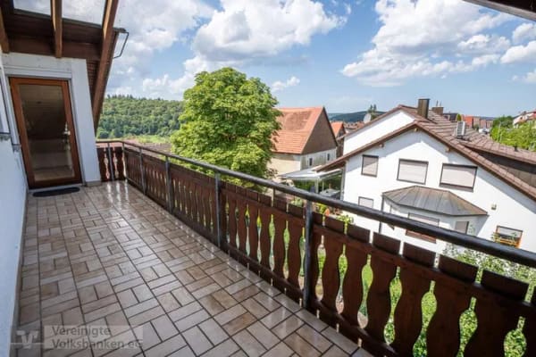 Immobilie in Grafenau - Charmante Dachgeschosswohnung mit besonderem Wohngefühl und Weitblick - Bild 0