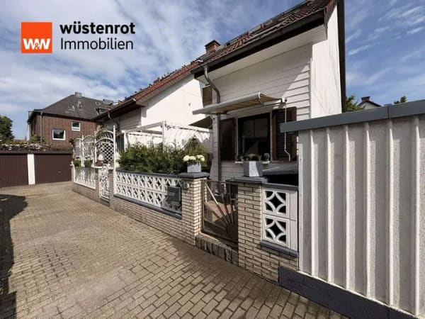 Immobilie in Moers - Mehr als eine Wohnung: 
Modernisiertes Stadthaus mit Terrasse & Garage auf Erbpacht - Bild 1