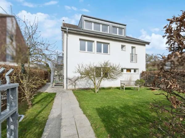 Immobilie in Grevenbroich - Zweifamilienhaus mit vielen Möglichkeiten - Erbpacht oder Grundstückskauf in Grevenbroich! - Bild 1