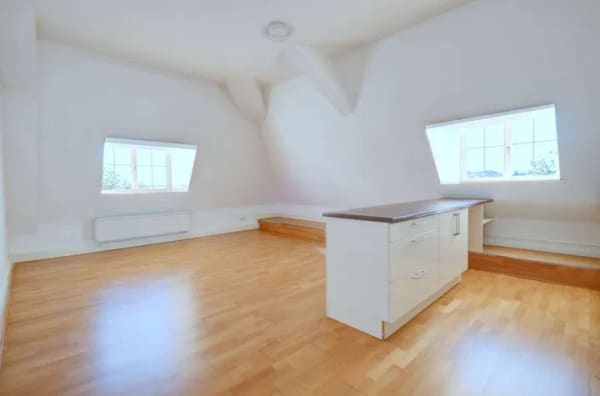 Immobilie in Krumbach (Schwaben) - Herrschaftliches Wohnen im Schloss Niederaunau: Stilvolle 2-Zimmer-Wohnung mit Aufzug & moderner Hau - Bild 3