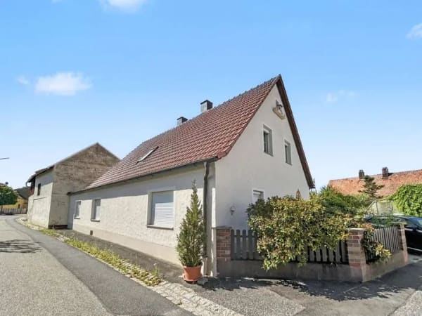 Immobilie in Freihung - Charmantes Einfamilienhaus mit schönem Garten und vielseitigen Nutzungsmöglichkeiten in Freihung - Bild 0